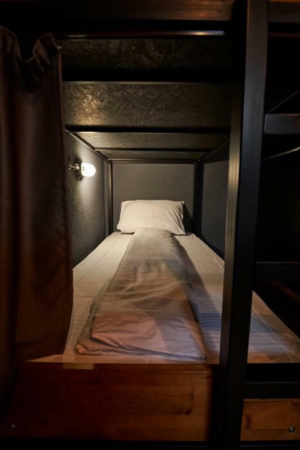 Bed Stage Hostel Brasov Exterior photo